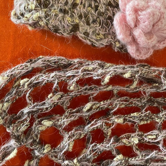 🍁 1970s Soft Beanie Fuzzy Scarf w Fringe Boho Set Perfect gift for vintage love - Picture 5 of 5